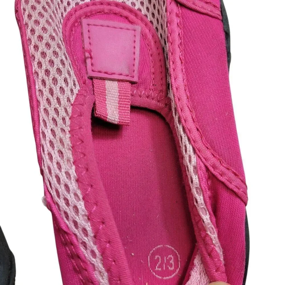 Water shoes 2/3